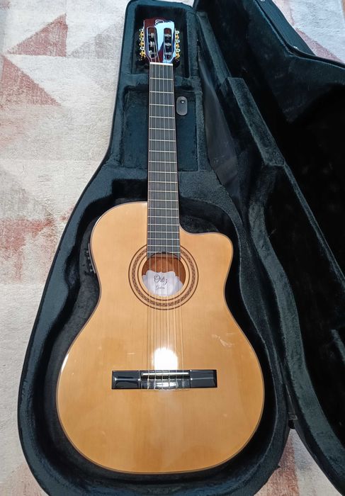 Ortiz Clássica Slim Body Amplificada
