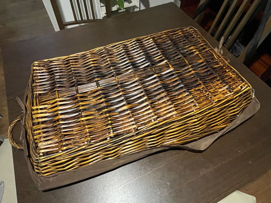 Cesta/Tabuleiro em vime