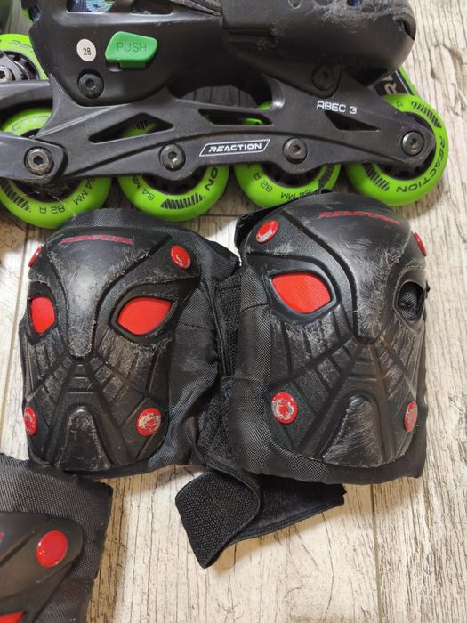 Ролики для хлопця з захистом.