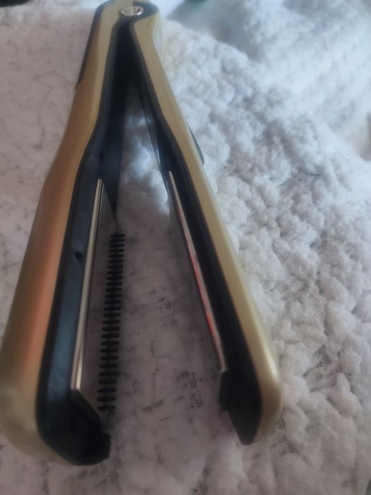 Prancha de alisamento Ricki Parodi a vapor 230 graus