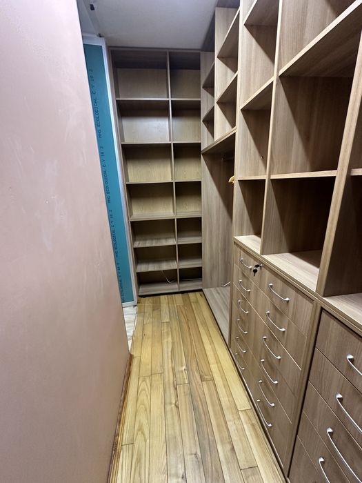 Продам красиву і дуже зручну двокімнатну квартиру в центрі Рівного