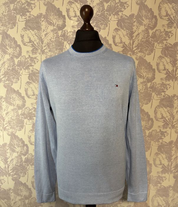 Свитер Tommy Hilfiger.