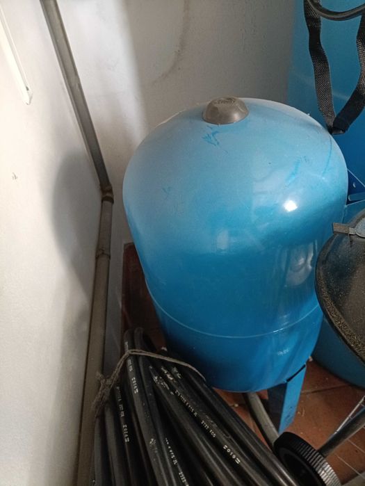Cisterna 500L + Balão + 2 Motores de Pressão