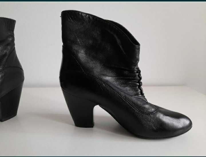 Botins/ Botas Bianca 36 em pele