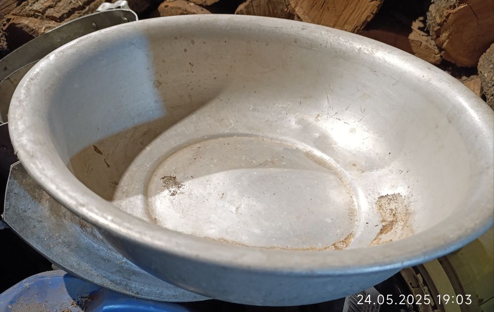 Алюминевая миска.Срочно.