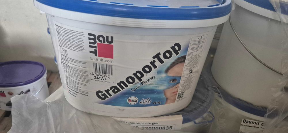 Tynk akrylowy Baumit