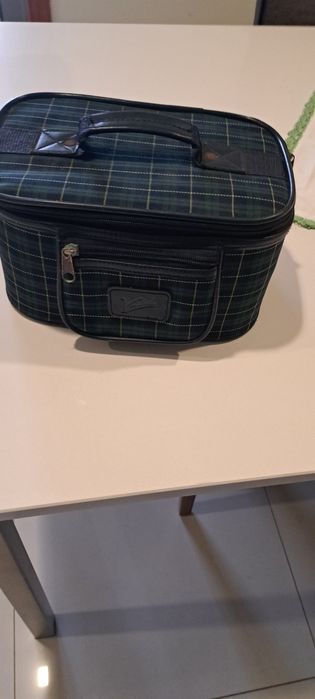 Mala de mão para levar champô desodorizante maquilhagem edc.