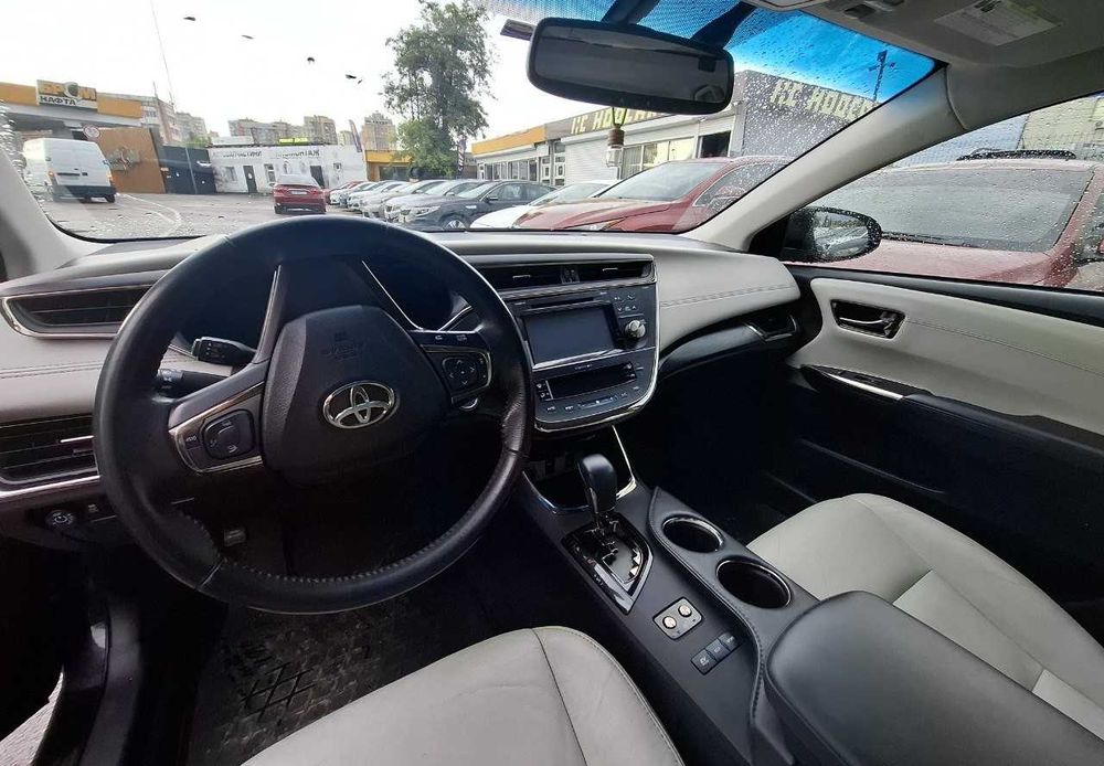 Аренда авто -Toyota Avalon 2016 г. Киев