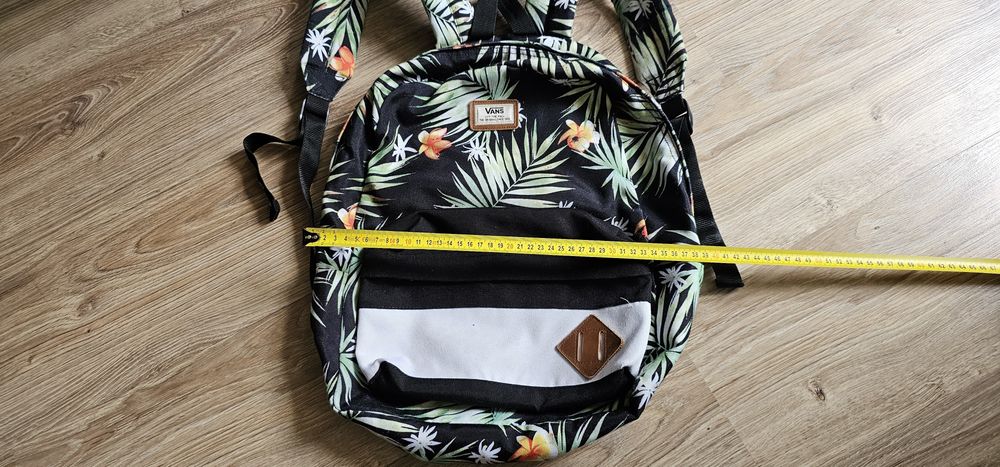Vans plecak wymiary na zdjęciach