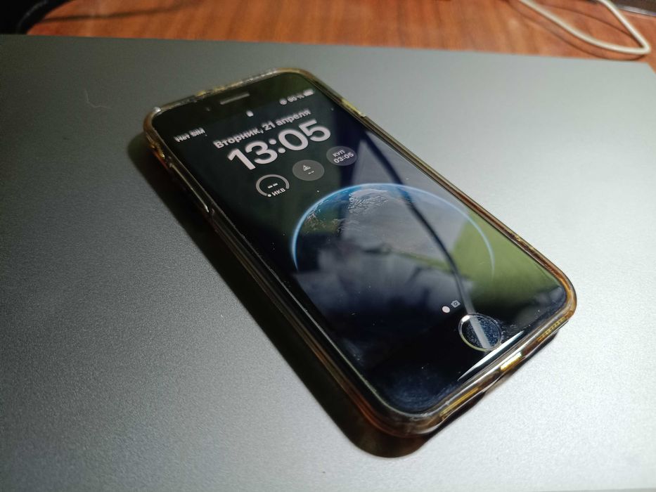 Iphone 8 64gb в хорошому стані