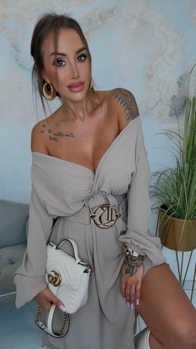 Piękna sukienka z paskiem złoty łańcuszek kolory Lola bianka