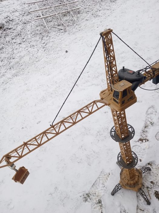 Dźwig na pilota oddam