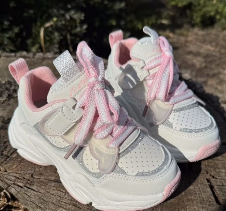 Кросівки для дівчаток