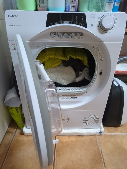 Vendo Máquina Secar roupa semi-nova Candy RapidÓ 11kg bomba de calor