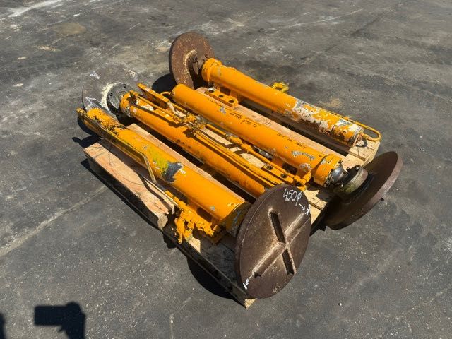 stabilizatory 4 szt używane do maszyn budowlanych waga maszyny 16 ton