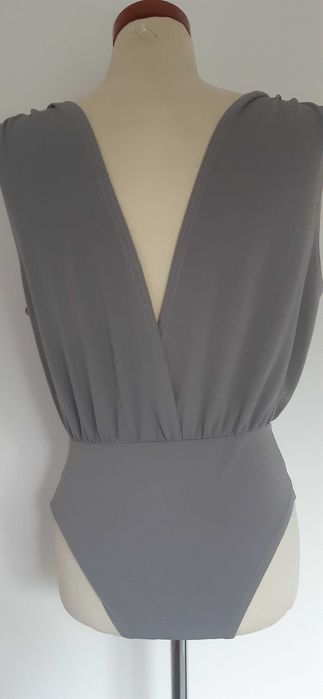 Boohoo 38 szare body