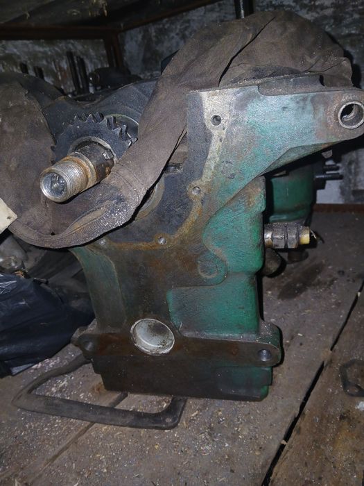 Блок ваз 2103 , гбц кпп  4 ст.