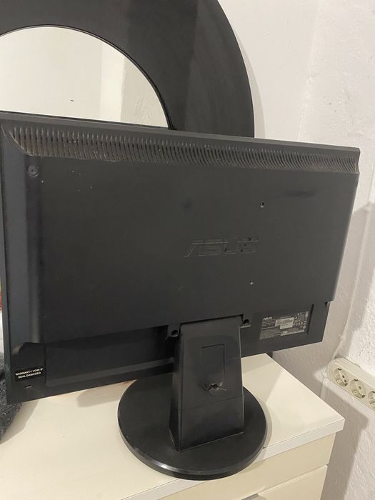 Monitor Asus em bom estado474886644171417601