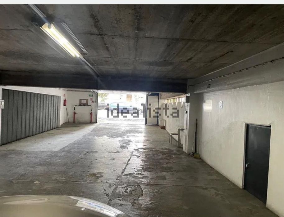Lugar de garagem para mota Algés, Lisboa