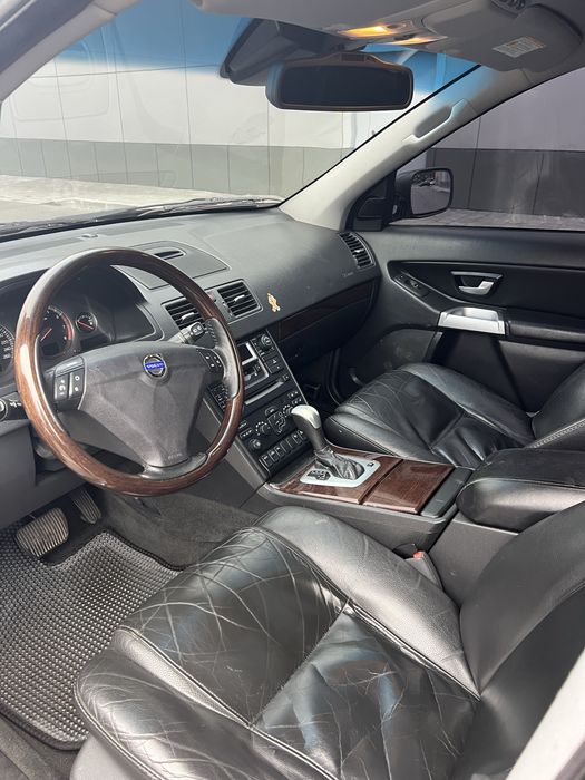 Продам Volvo XC90