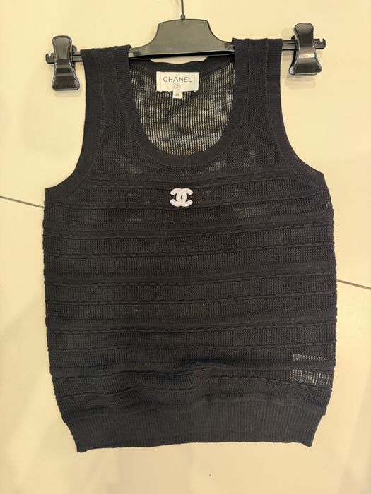 Top czarny cieniutki Chanel