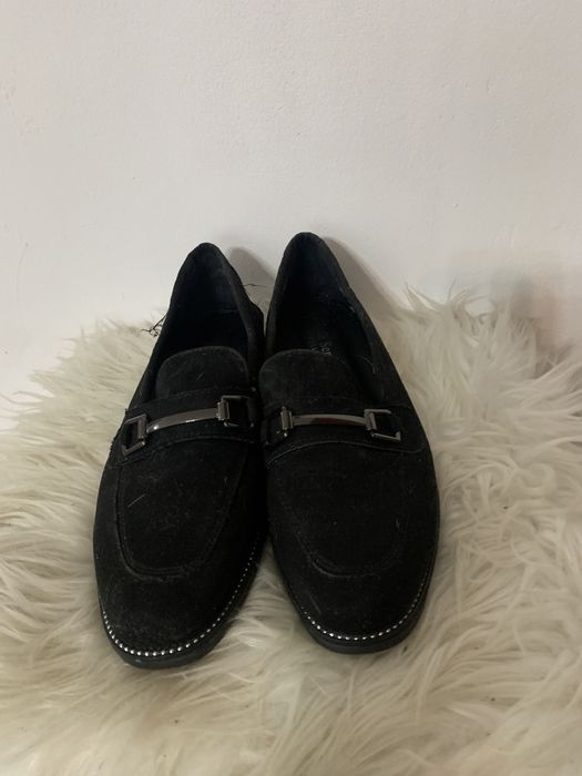 Buty na płaskim obcasie