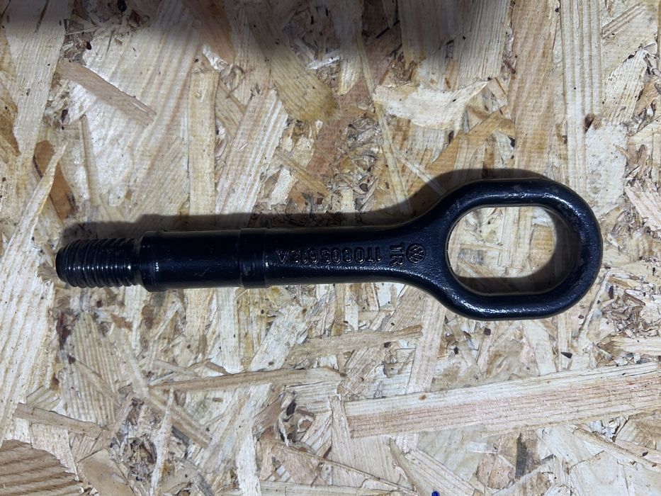 Буксирувальний гак для Volkswagen Tiguan 09-17