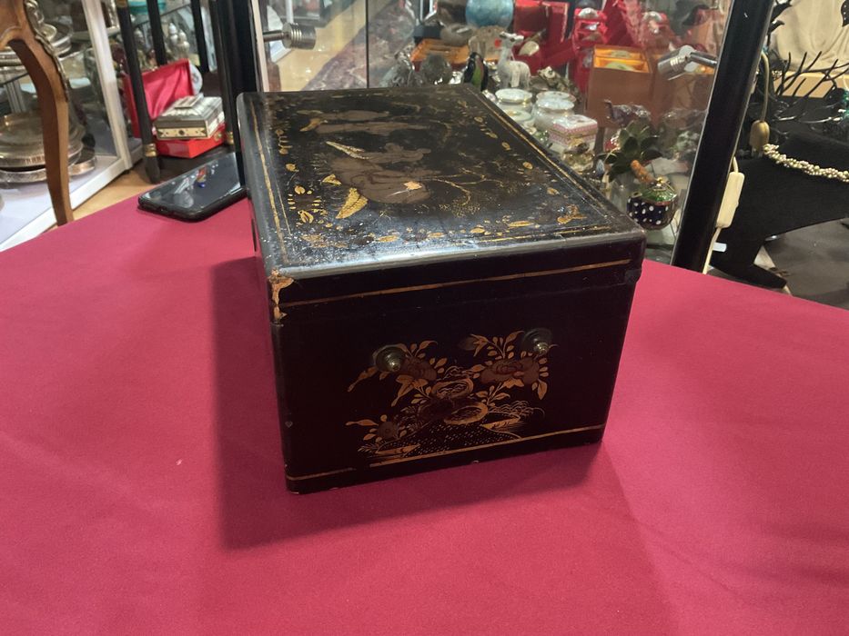 Caixa oriental laca 26x17x13 cm