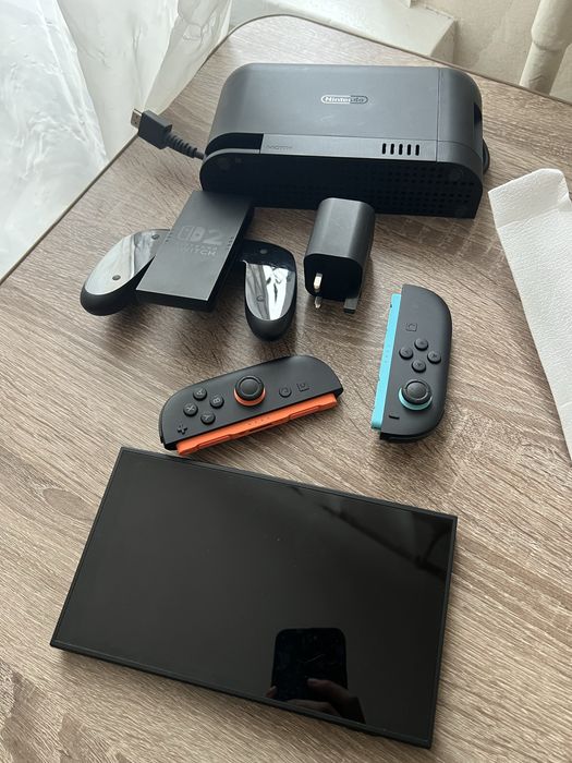 Ігрова приставка Nintendo Switch 2 + Mario Kart World