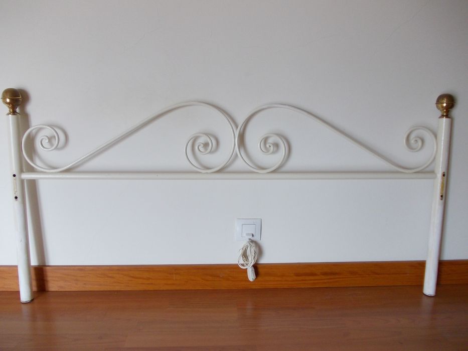 Cama de casal em ferro