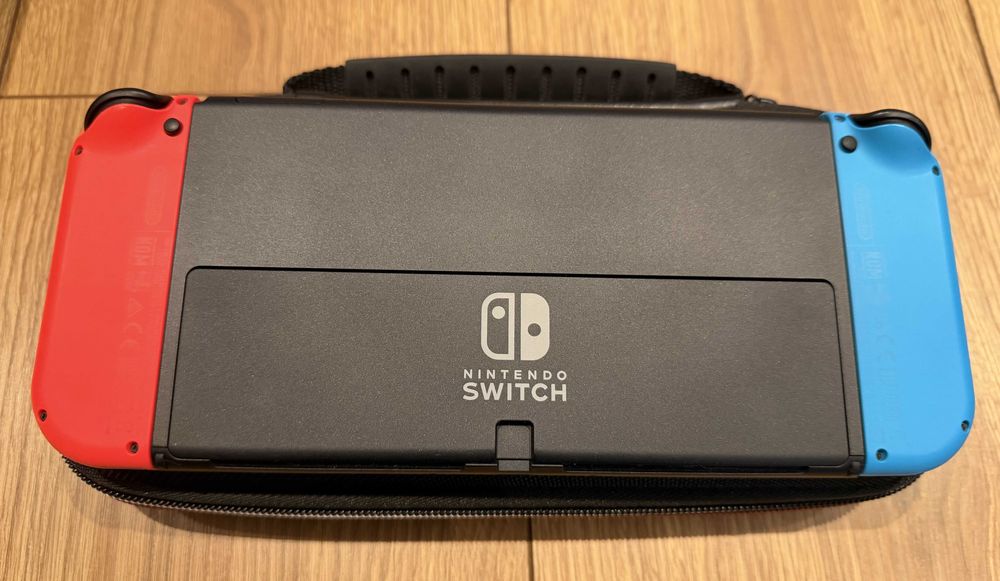 Nintendo SWITCH OLED (1gen) + 8 GIER + 2xETUI - pytaj/negocjuj