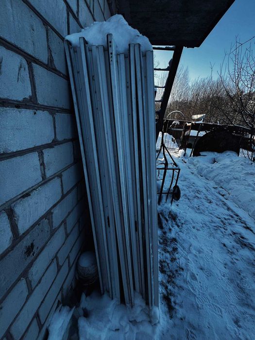 Віконні рами для дому, на дачу
