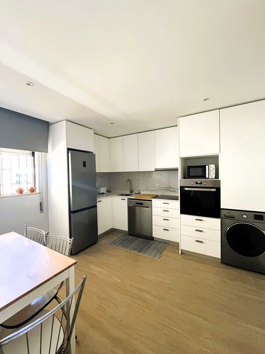 T2 (1ª linha) c/vista mar, a 50 metros da praia