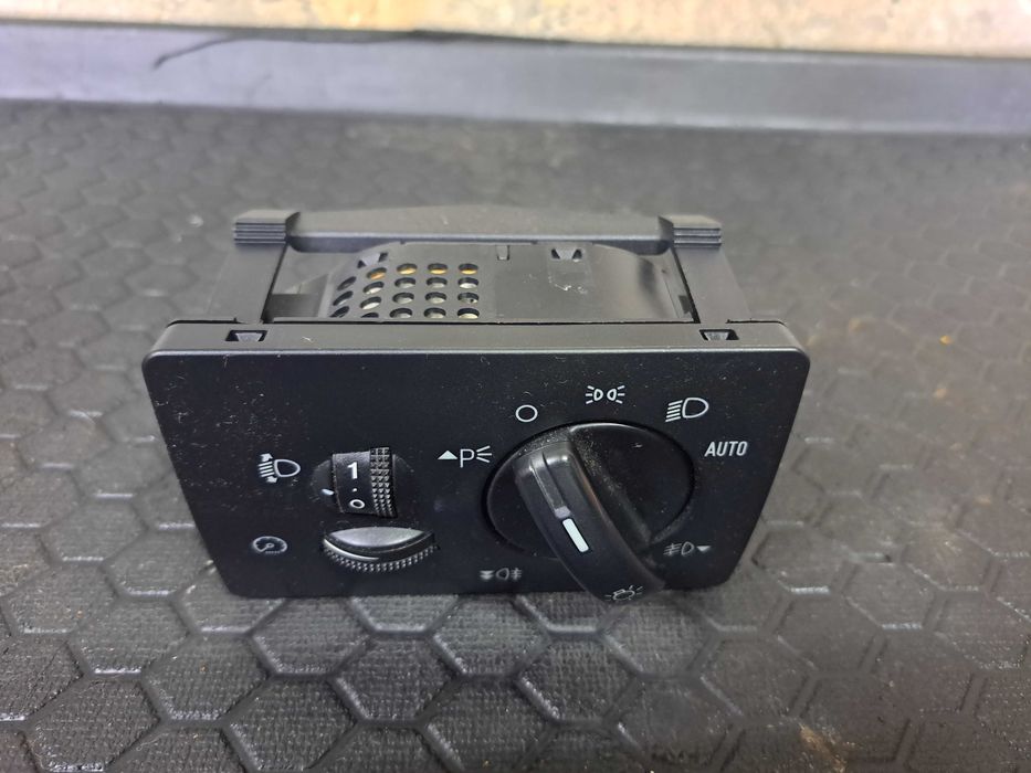 Przełącznik świateł Ford 7M5T-13A024-DA