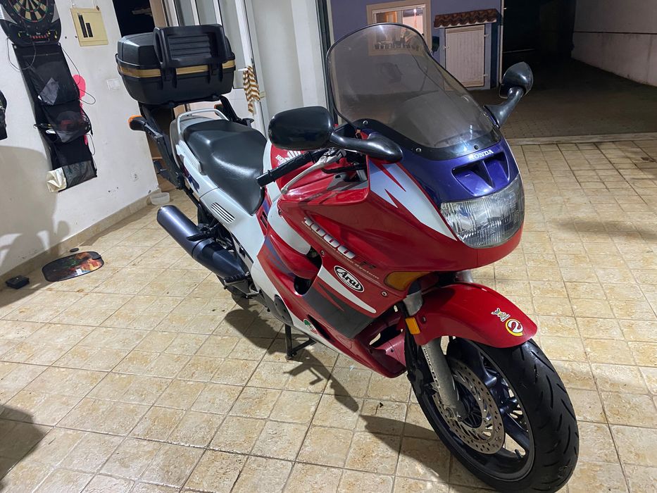 Honda CBR 1000 F