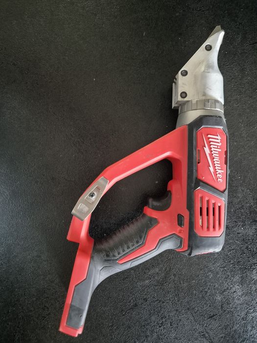 Akumulatorowe nożyce do blachy metalu 360° Milwaukee M18 BMS12 NOWE