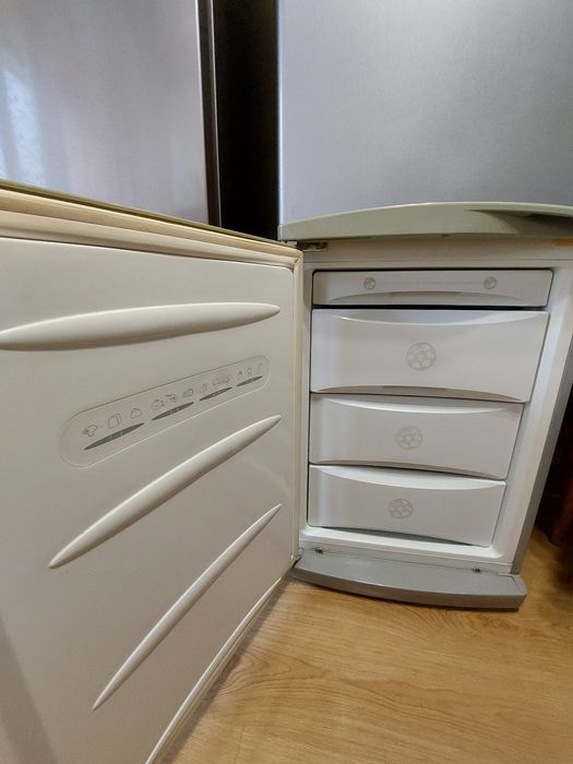 Холодильник " LG " 3000 грн