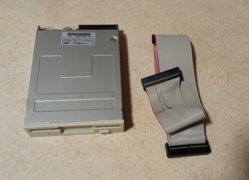 Дисковід для дискет флопік Floppy Disk Drive Samsung SFD-321B