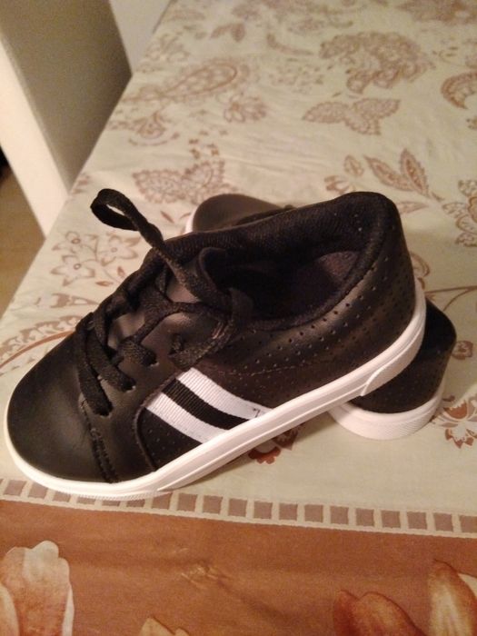 Sapatilhas Pretas N. 25