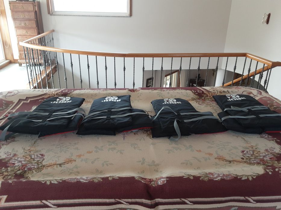 Vende coletes para barco