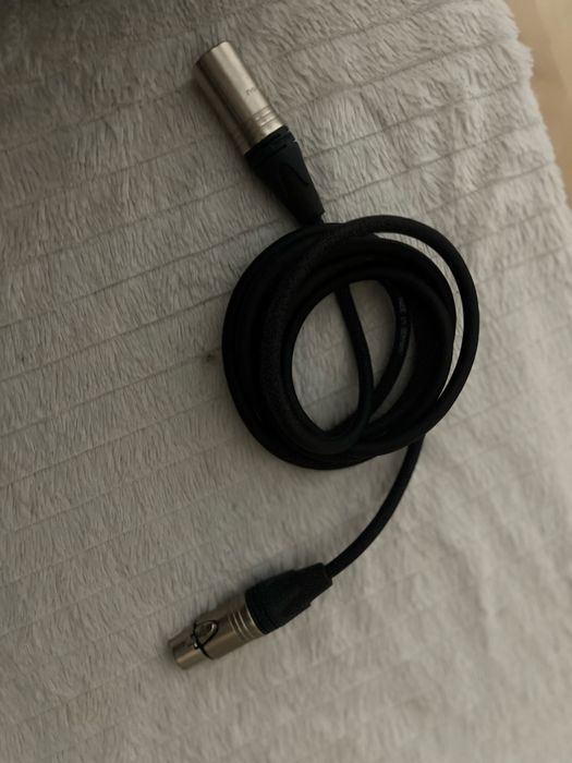 Cabo para microfone e mesa se mistura