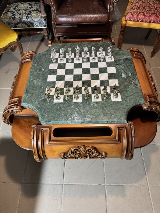 Унікальний стіл для гри в шахи. Горіх. Мармур. Шахматный стол