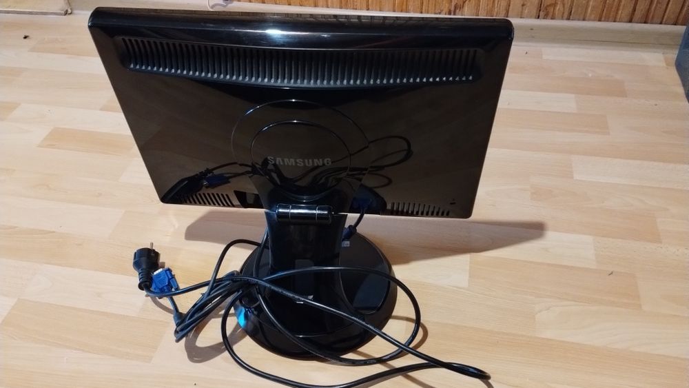 Monitor Samsung SyncMaster SM961BW