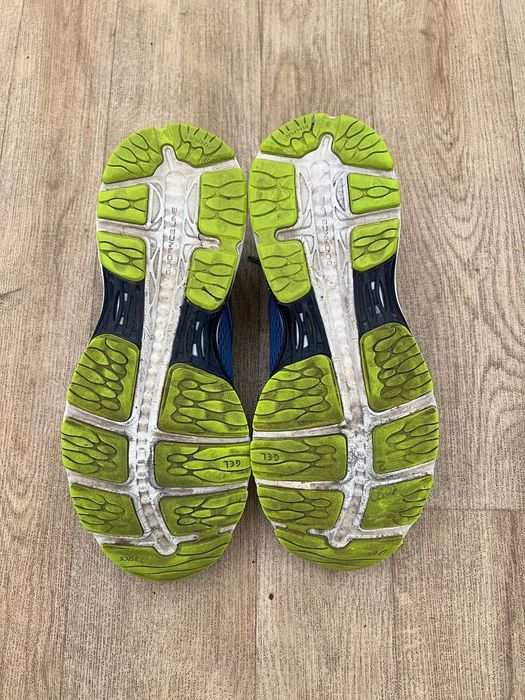 Чоловічі кросівки Asics Gel Cumulus.