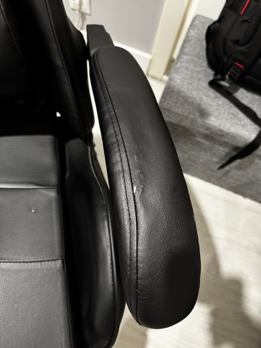 Cadeira gaming preta