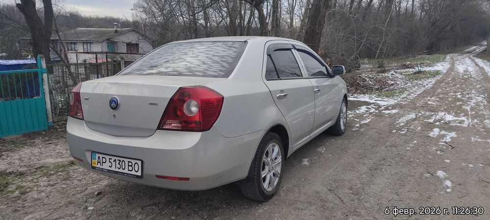 автомобиль Geely MK