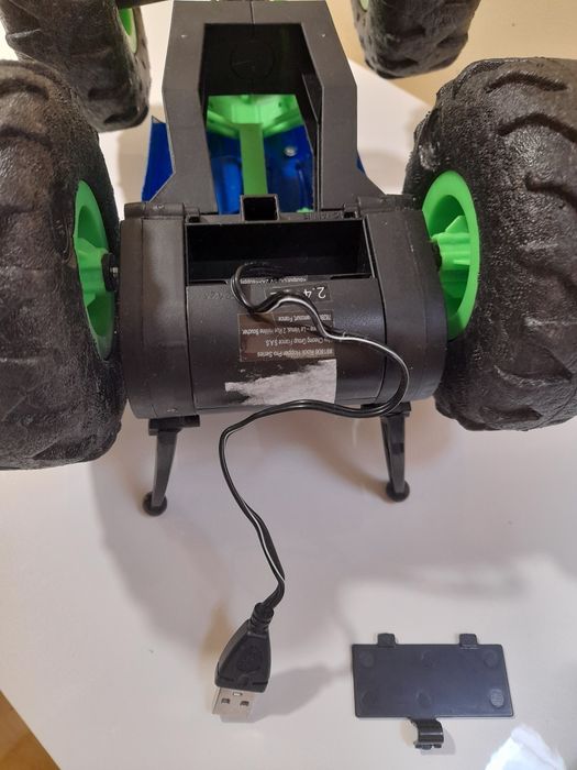 Carro Telecomandado (carregamento USB  eléctrico)