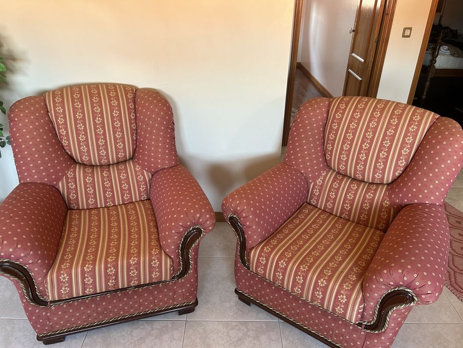 Sofa cama com cadeiroes