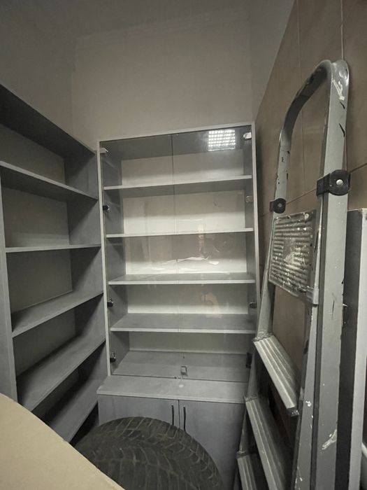 Шкафи для продажу або офісу