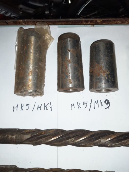 Zestaw tulejek redukcyjnych do wierteł plus rozeiertaki MK3 I MK2  PRL